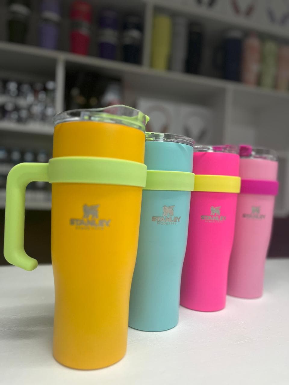 Quencher Stanley Liso Media Manija